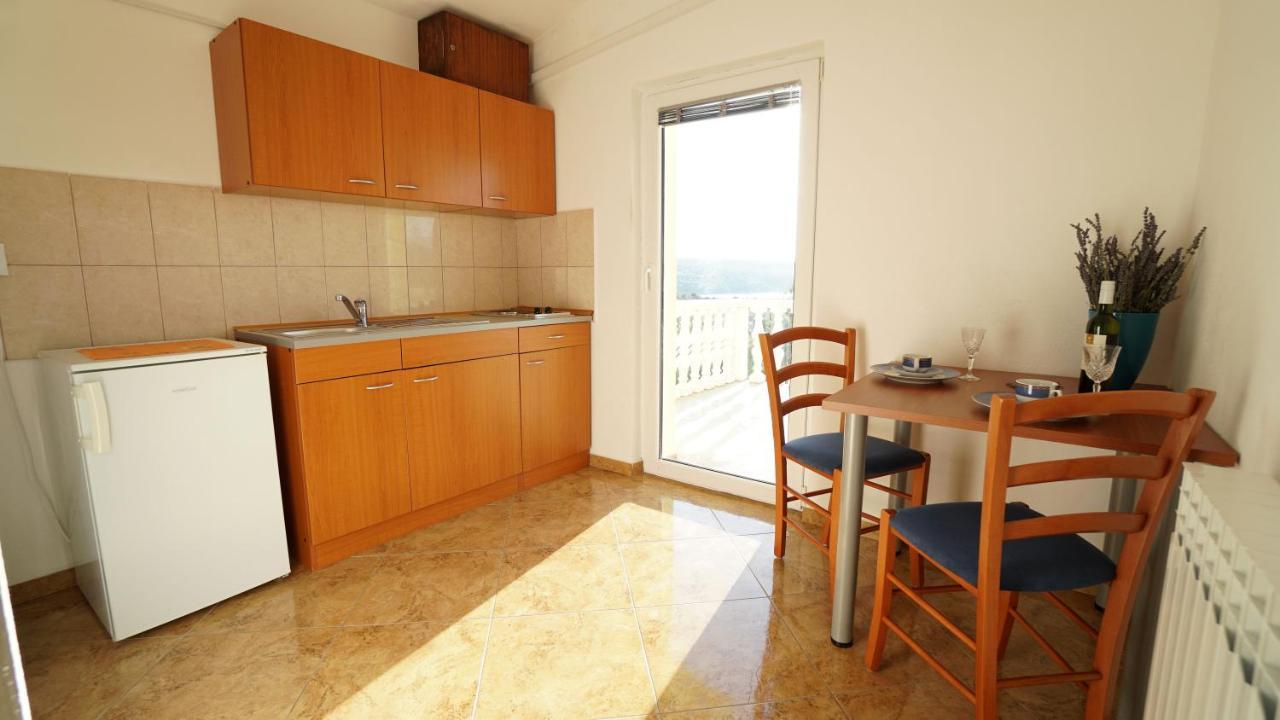 Apartments Kata Gornji Karin Exterior foto