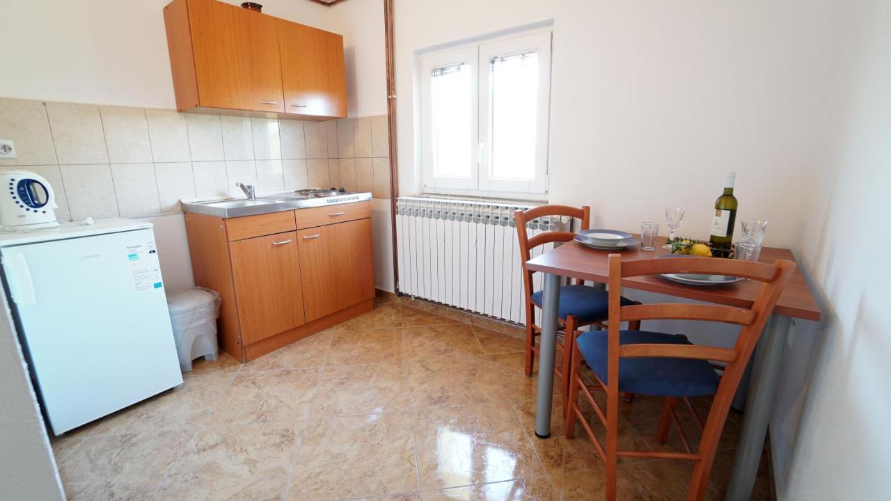 Apartments Kata Gornji Karin Exterior foto